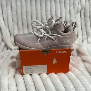 Nike Womens City Loop Shoes - Pink